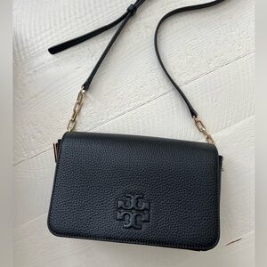 Tory Burch Black Leather Bag. 
Roomy to hold everyday essentials.